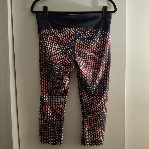 Under Armour Women's Navy and Red Patterned Leggings - Picture 2 of 6